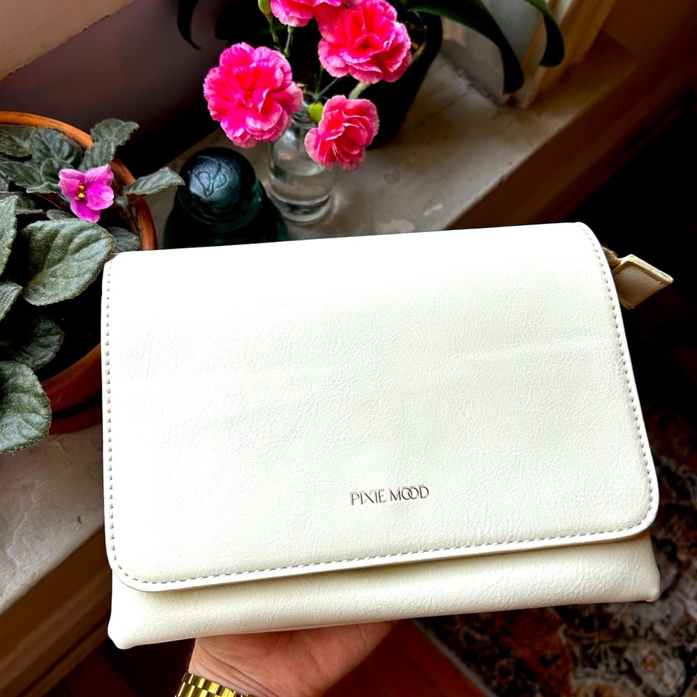White crossbody Pixie Mood bag.​